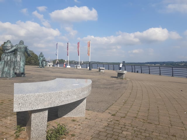 A bench commemorating the ‘Faithful Steward’ which left Derry on July 9, 1785, and foundered off Delaware at the start of September in the same year.