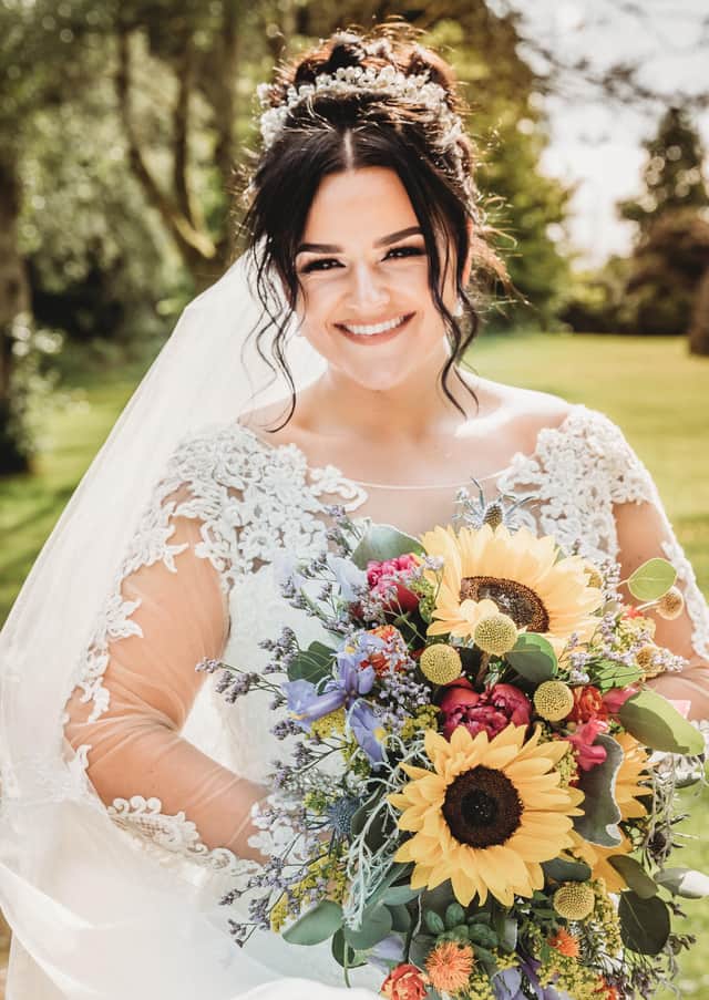 The wedding of Jason and Hannah. (jamesaikenphotography.com)