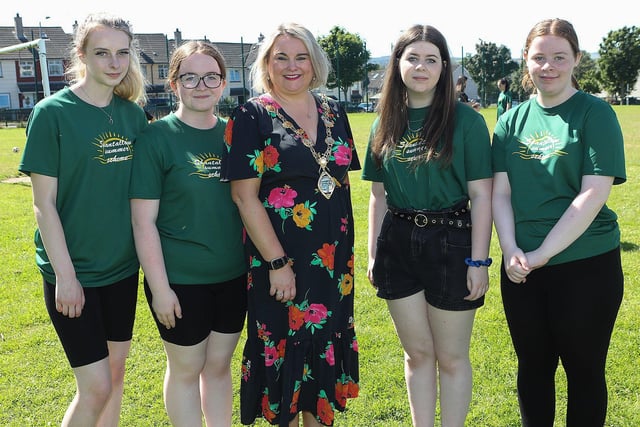 Mayor Sandra Duffy with the EA Youth Service Play team, at the Teddy Bears picnic held in the Shantallow Playpark. From left are Cara McCauley, Cara-Leigh Doherty and from right Nicole and Cara Donegan. (Photo - Tom Heaney, nwpresspics)