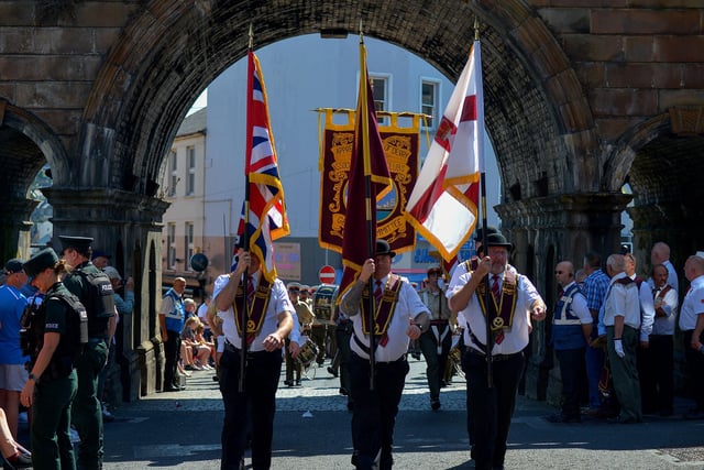 ABOD Associated Club General Committee lead Saturday’s Relief of Derry Celebrations through Ferryquay Gate.  Photo: George Sweeney.  DER2232GS – 056