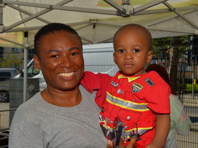 Omoloiq and Fayemino were at the Gasyard Féile’s Big Bog BBQ on Saturday afternoon last.  Photo: George Sweeney.  DER2232GS – 067