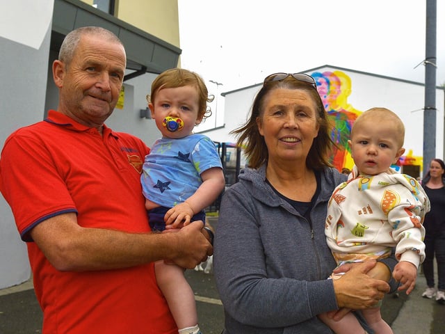 Members of the Breslin family the Wan Big Street Party held in Creggan on Monday afternoon. Photo: George Sweeney. DER2233GS – 018
