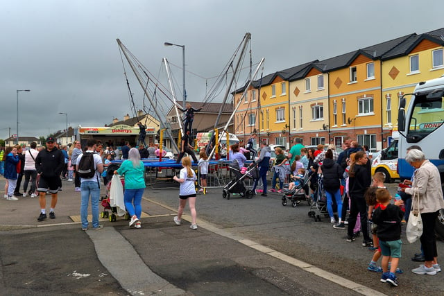 There was a large attendance at the Wan Big Street Party held in Creggan on Monday afternoon. Photo: George Sweeney.  DER2233GS – 023