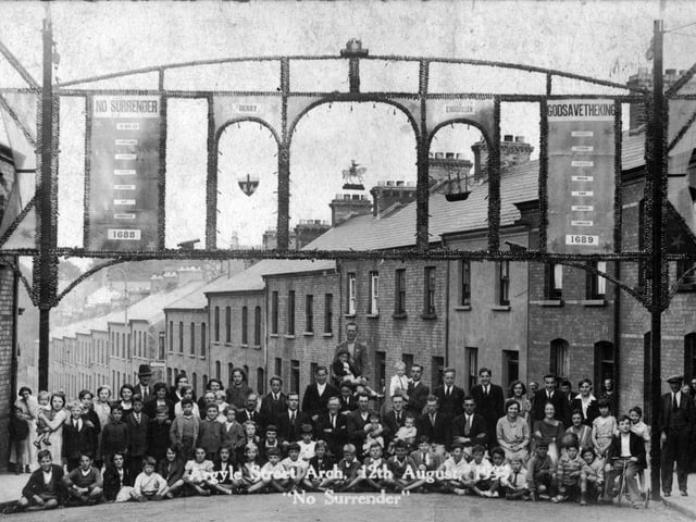 Argyle Street (Sráid Earra-Ghàidheal). Earra-Ghàidheal means 'coast of the Gaels.' Argyll in South-West Scotland was the area first colonised by Irish settlers. According to tradition the Gaelic kingdom of Dál Riada was established in this area in the sixth century.