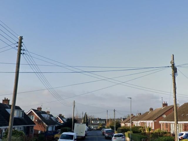 Danesfort Crescent (Corrán an Dúnain). Danesfort is a common name for ráth or lios, which usually had nothing to do with the Danes. It was a common 19th century fallacy that the Danes were responsible for many forts. It does not, however, seem to reflect any Irish folklore, so Danesfort seems to be an English language coinage.