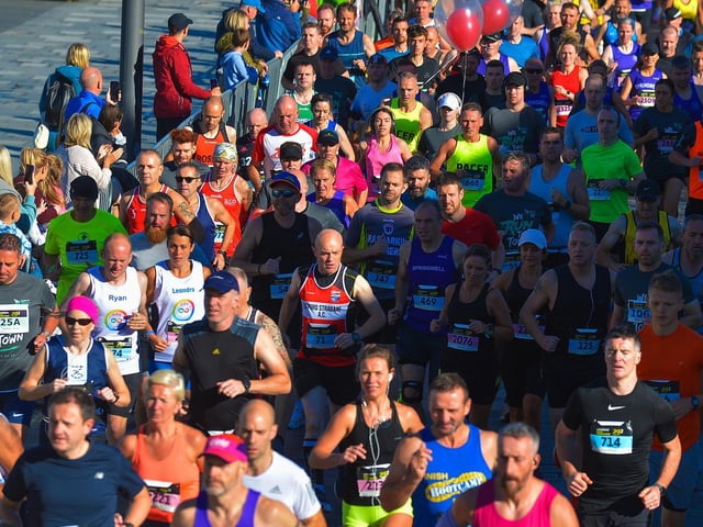 There was a large turnout of runners for 39th Waterside Half Marathon on Sunday morning last. Photo: George Sweeney. DER2236GS – 007