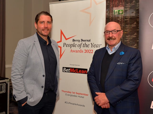 Ruaidhrí Higgins, Derry City manager and soccer pundit Liam Beckett pictured at the Derry Journal People of the Year Awards 2022. Photo: George Sweeney. DER2235GS – 056