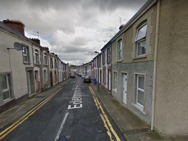 Edenmore Street (Sráid an Éadáin Mhóir). From Edenmore House (Bryson). Presumably the name of the house itself was derived from the townland Edenballymore (Éadan Baile Mór), meaning ‘hill face of the great/big townland'.
This townland appears to begin with the common term éadan ‘hill-face’, which is qualified by the compound Baile Mór 'big/great townland'.