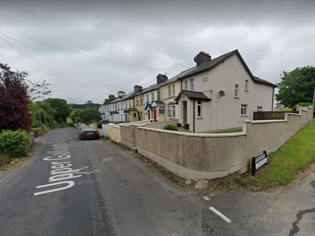 Glenabbey Cottages (Iostáin Ghleann na Mainistreach). Perhaps named after the Dominican Priory in this area (c.1274-c1540), as was Abbey House.