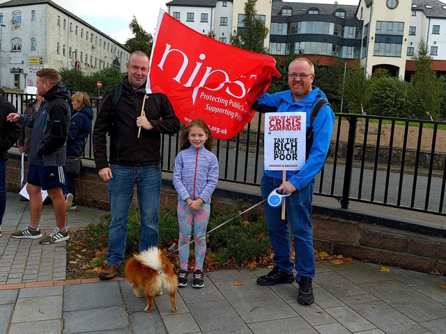 NIPSA was represented the Derry Against Fuel Poverty march and rally on Saturday afternoon last. Photo: George Sweeney. DER2239GS – 102
