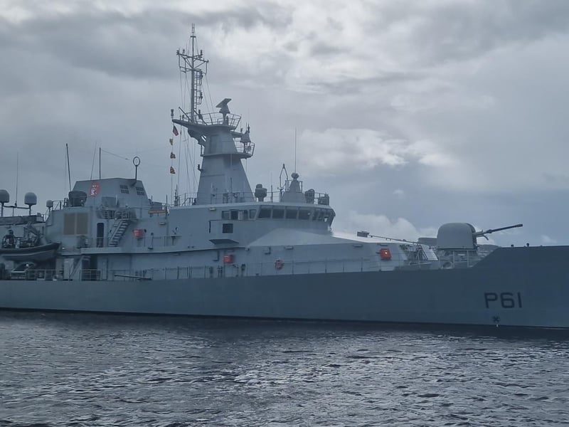 The Irish Army Offshore Patrol Vessel LÉ Samuel Beckett was spotted in the River Foyle Quay docks on Friday, September 12. Breaking from tradition, the LÉ SAMUEL BECKETT marks a new era for Irish Naval Service ships. Traditionally named after mythical Irish heroes, this vessel honours a world-renowned Irish playwright and author.