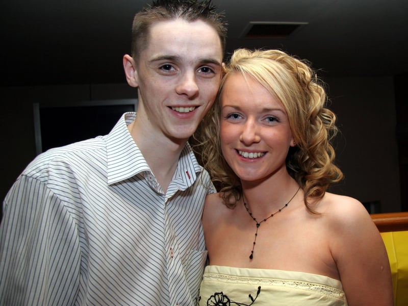 Jennifer poses fora photograph with her boyfriend Damien 0634JML