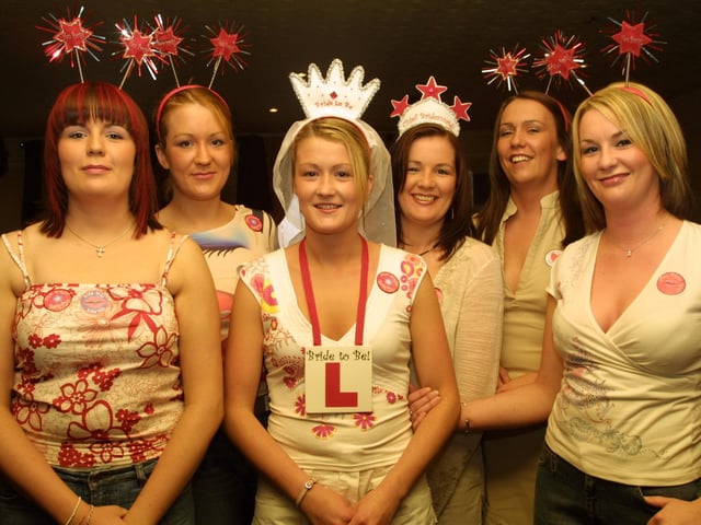 Joanne McElwee with her five sisters, Aisling, Sinead, Deirdre, Tina and Olivia.