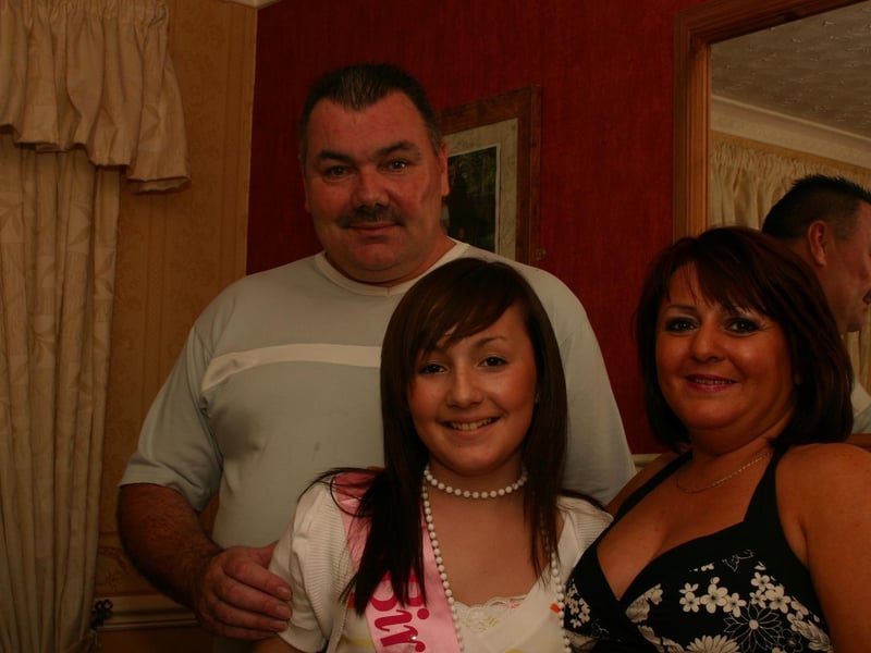 Dad John and Mum Jackie pictured with the Birthday Girl Shauna. 8497/dd : .
