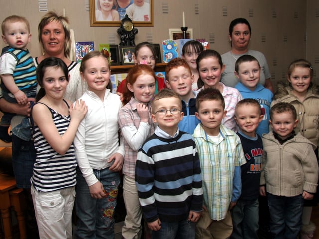 Friends and family gather to celebrate with Sean on the occasion of his 8th birthday 0015JML : Parties and nights out in March 2006