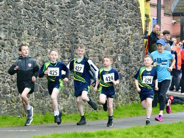 Nailor's Row came alive as children from four local primary schools took part in the second annual Anthony Hegarty 1km Dash.