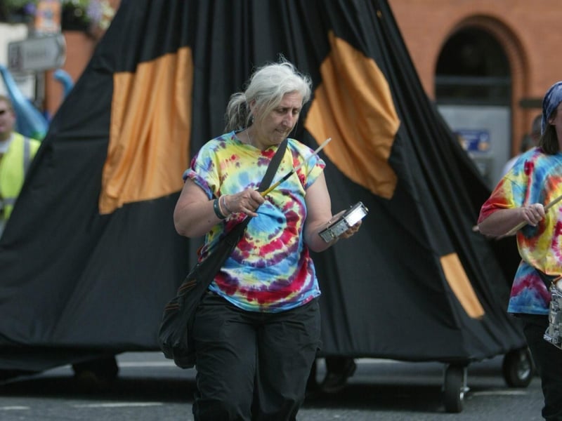 The Hiring Fair carnival parade in Strabane.  (0107JB65)