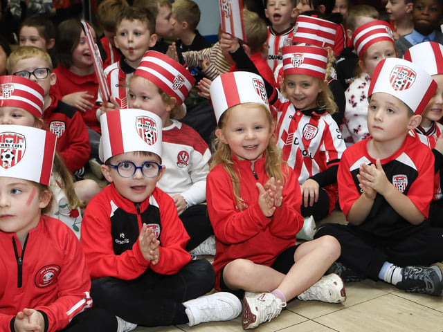 Derry City  player Christy Grogan and senior coach Niall McGinn visiting St. Anne’s PS in the run up to their FAI Cup final against Waterford. (Photo - Tom Heaney, nwpresspics)