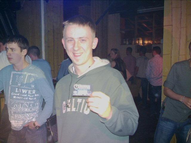 Exif-JPEG-422 : Out Last Night pictures in Derry bars in May 2005.
