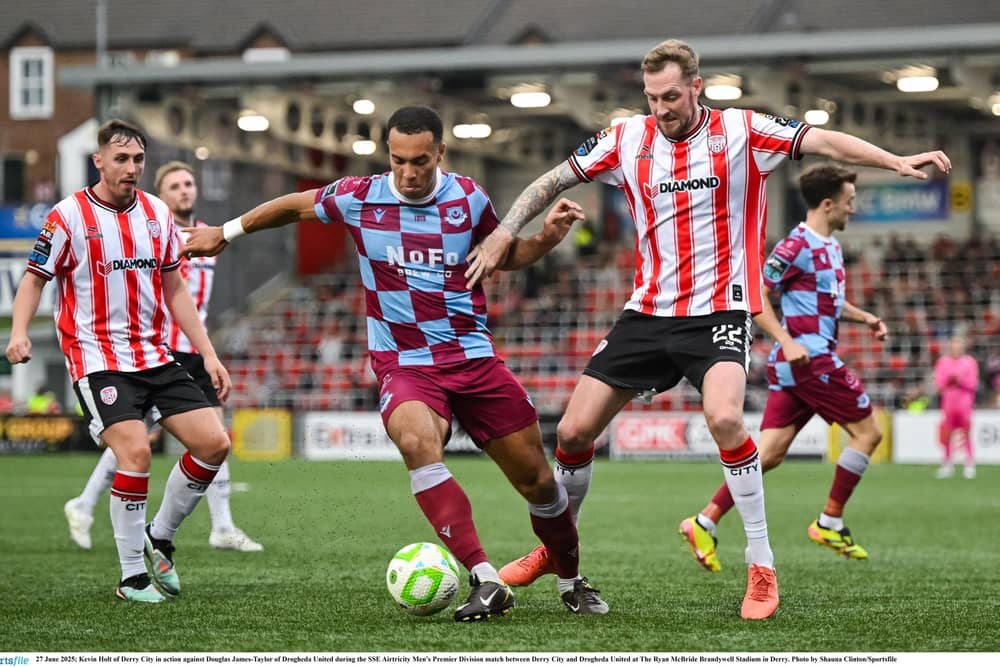 Kevin Holt pictured playing for Derry City against Douglas James-Taylor, has left Brandywell. Photo by Shauna Clinton/Sportsfile
