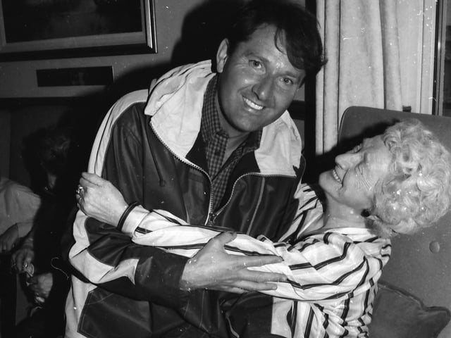 Daniel O'Donnell meets a fan at Edenballymore.