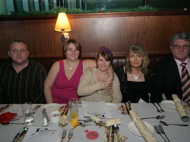 Christmas time for the Curran faimly at Pitchers Wine Bar.0006/JML : Parties across Derry in January 2006.