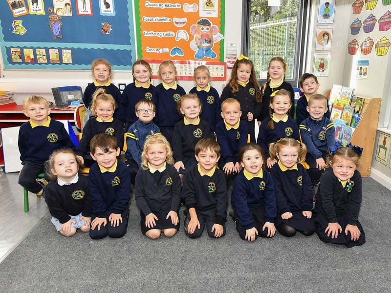 Muinteoir Nicole’s Rang 1 class at Gaelscoil Éadain Mhóir.