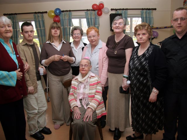 Nellie, seated, surrounded by party guests, Vera, Niall, Sharon, Joan, Vera, Bernadette, Philomena and Jimmy 0209JML  : Parties and celebrations across Derry in May 2006.