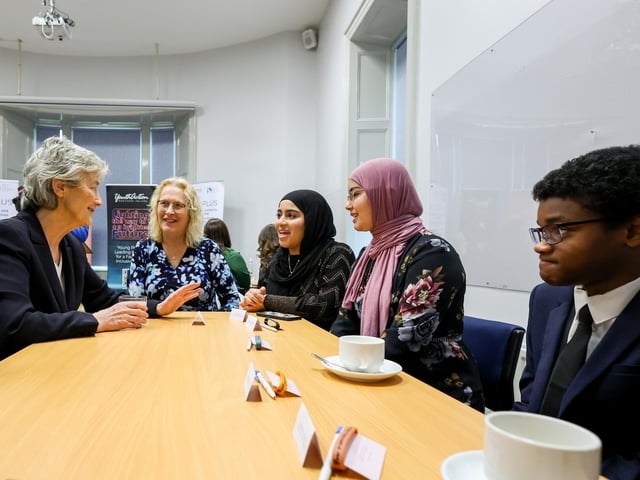 On the final day of her visit to Belfast and Derry, President Catherine Connolly visited Youth Action Northern Ireland, Peace and Reconciliation Centre, at St. Columb’s Park House where she met Programme Manager Dominic Bonner and CEO Dr Martin McMullan.