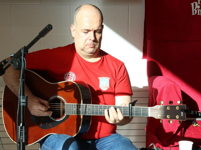 A guitarist entertains the crowd at Daire’s Day held in Sean Dolan’s GAC. (Photo - Deirdre Heaney, nwpresspics)