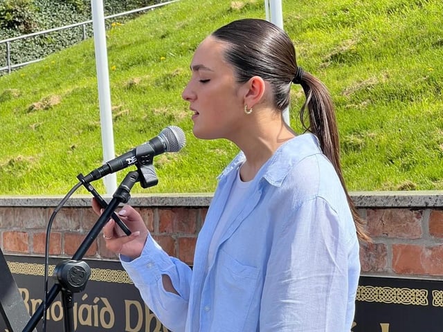 Clara Hutton brought the event to an end with the Irish ballads ‘Grace’ and ‘ A Song for Ireland’.