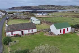 A stunning traditional thatched Cottage, originally built around 300 years ago, located by the sea at Culoort, Malin Head, Donegal, Ireland's most northerly point has come on the market for €195,000.