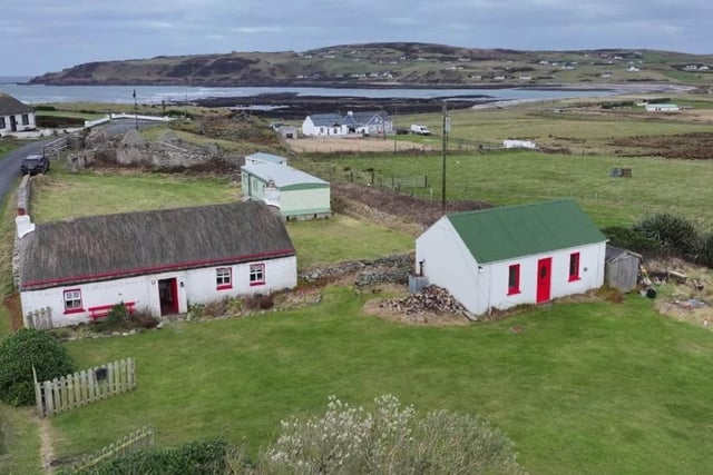 A stunning traditional thatched Cottage, originally built around 300 years ago, located by the sea at Culoort, Malin Head, Donegal, Ireland's most northerly point has come on the market for €195,000.