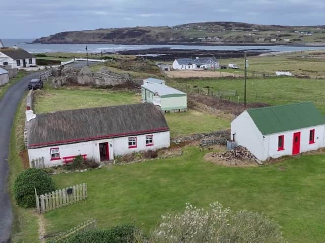 A stunning traditional thatched Cottage, originally built around 300 years ago, located by the sea at Culoort, Malin Head, Donegal, Ireland's most northerly point has come on the market for €195,000.