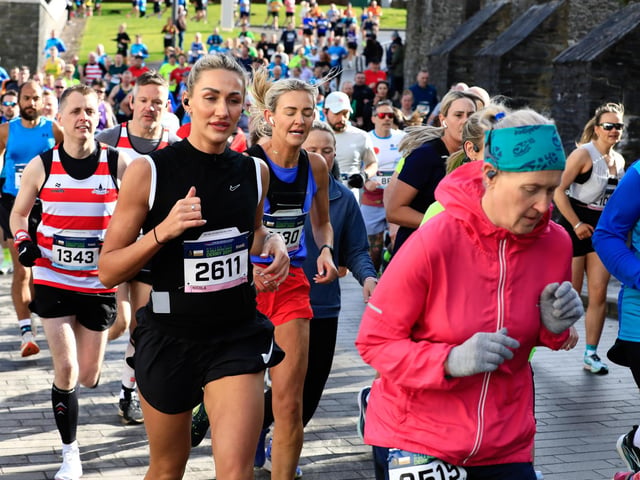 Runners taking part in the Bentley Group Walled City 10 Mile race, Ebrington Square.  (Photo - Tom Heaney, nwpresspics)