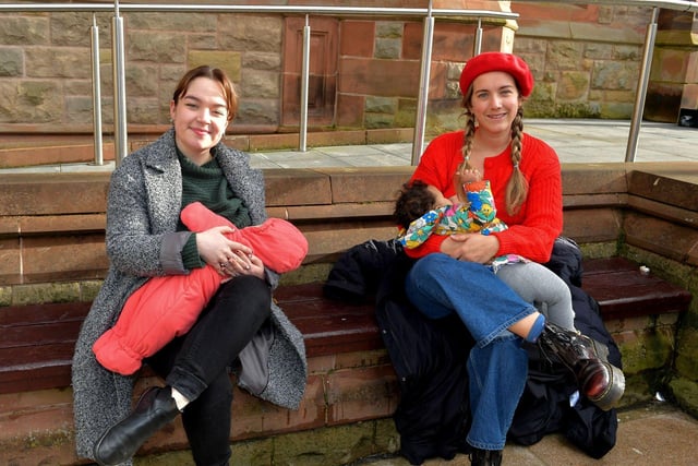 Mums Aoife and Sophie and babies Lír and Sadie pictured at the  North West BAPS project gathering in Guildhall Square on Wednesday to mark World Best Feeding in Public Day. Photo: George Sweeney. DER2308GS – 84