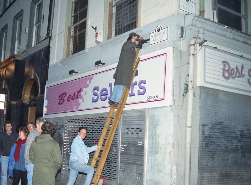 The first city centre street signs in Irish are erected at Shipquay Street in 1992.
