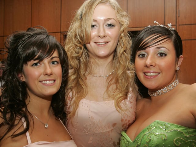 Nikki Kelly, Elisha McCloskey and Orla Kavanagh enjoying the formal at the City Hotel. (2911JB10)