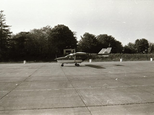 London / Derry Air Race finish at Eglinton Airfield.