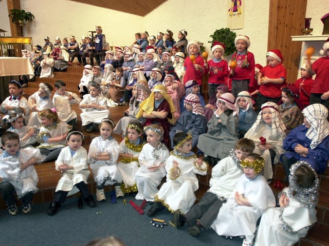 Derry nativities and Christmas shows from December 2003