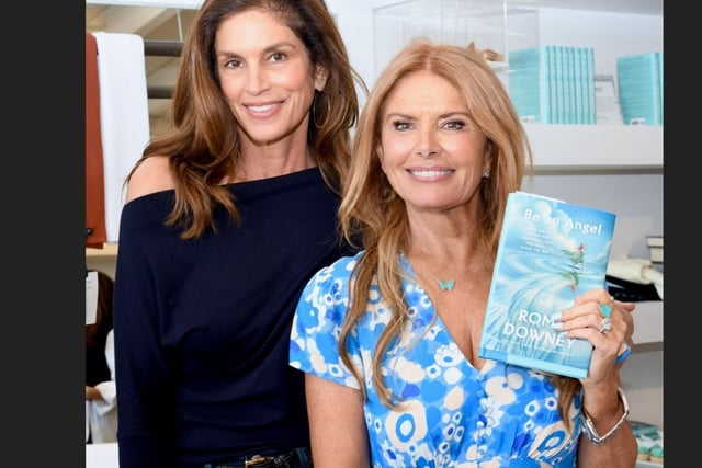 Derry's Roma Downey with model and friend Cindy Crawford.