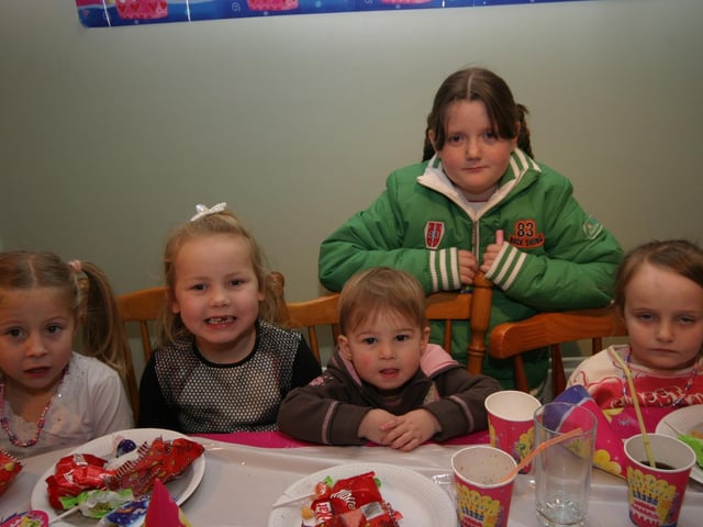 Getting ready to enjoy the birthday treats with Leah are, Amy, Emma, Sarah and chloe 0014/JML : Parties and celebrations January 2006: Leah McCallion.