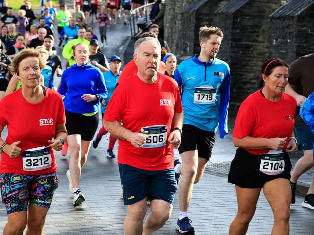Runners taking part in the Bentley Group Walled City 10 Mile race, Ebrington Square.  (Photo - Tom Heaney, nwpresspics)