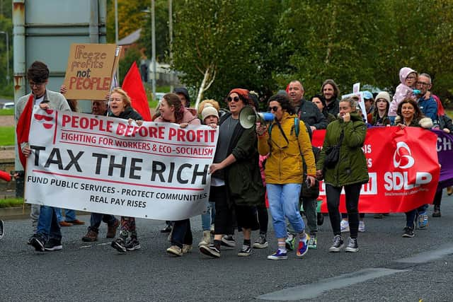 A previous Derry Against Fuel Poverty march and rally makes its way along Duke Street. Photo: George Sweeney.  DER2239GS – 115