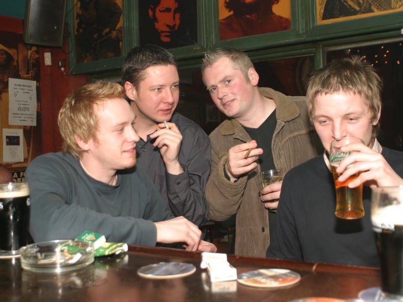 PubEye: Sandinos bar in Derry back in 2004.