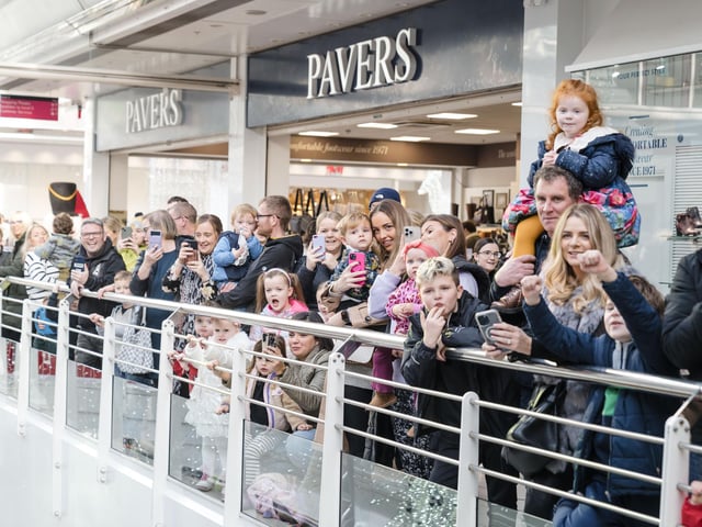 Christmas at Foyleside. Gerard Gormley Photography.