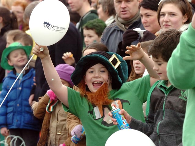 Enjoying the atmosphere in Moville during Patrick's Day. (1903PG45)