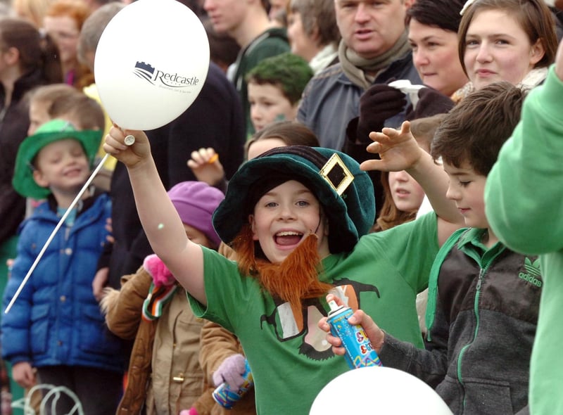 Enjoying the atmosphere in Moville during Patrick's Day. (1903PG45)