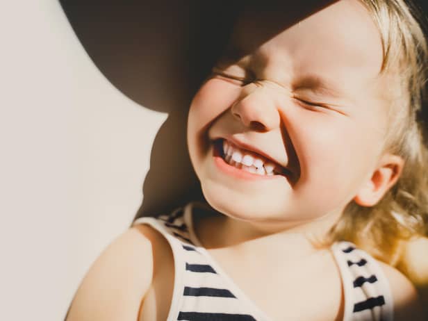 Top tips to keep your child cool in hot weather (photo: adobe)
