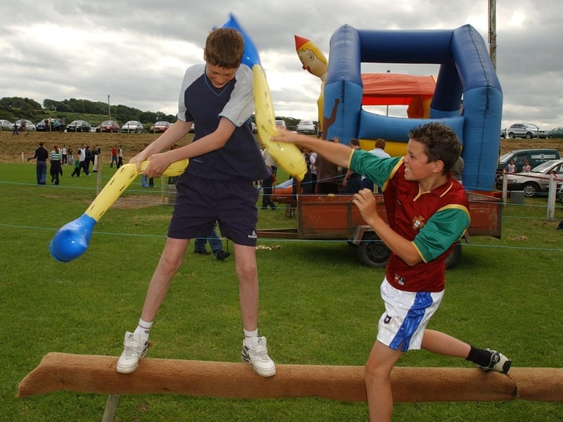 Derry youngsters enjoying summer in August 2003
